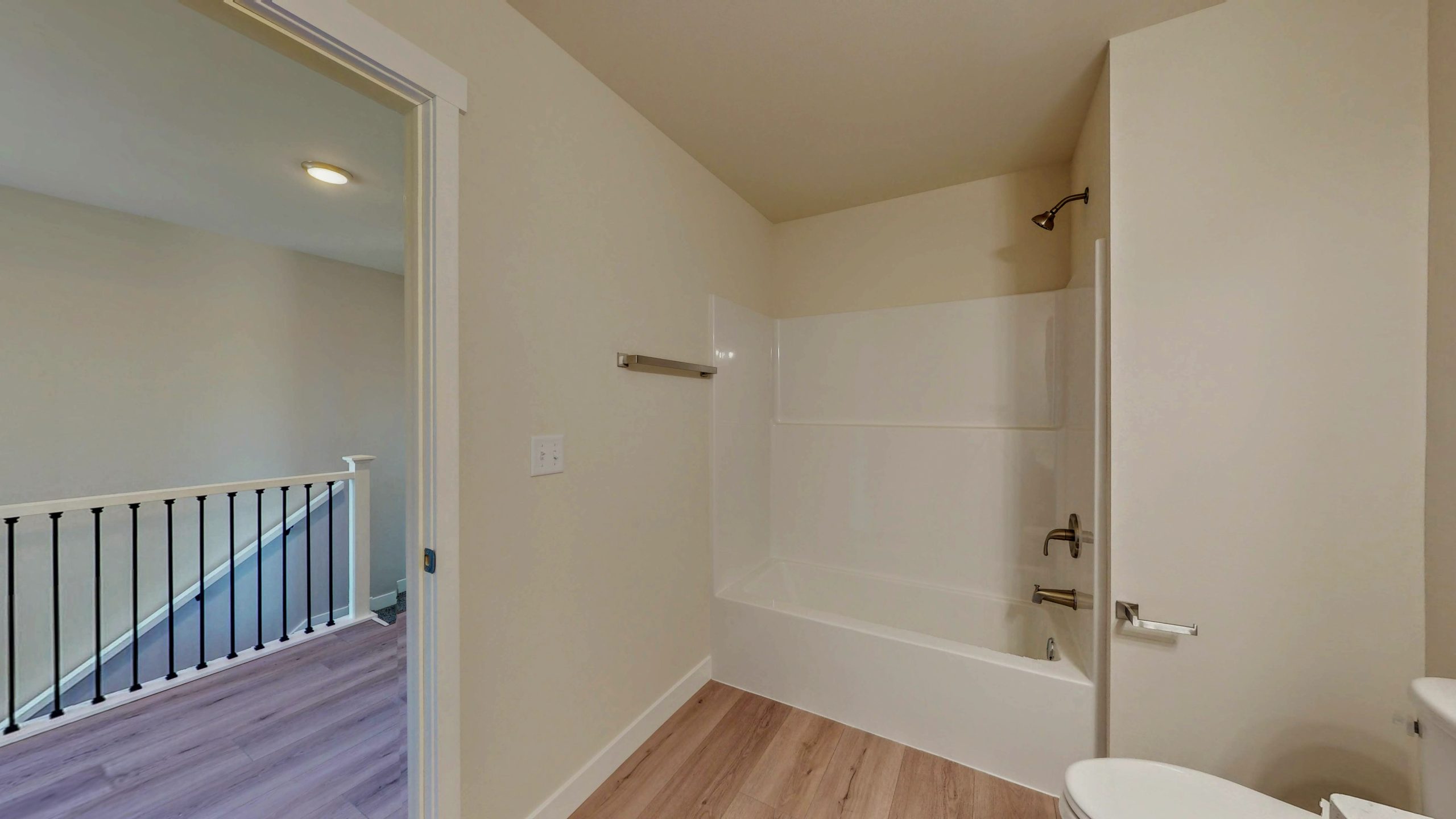 2nd floor bath view 3